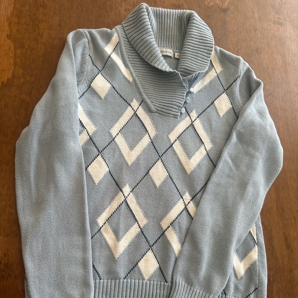 Liz Claiborne Sweaters - Liz Claiborne argyle light blue and white sweater